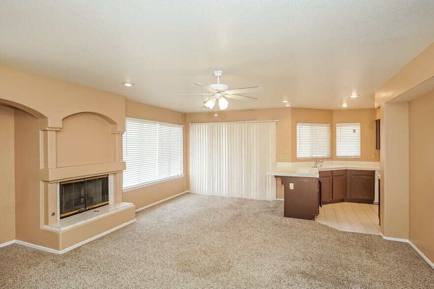 Building Photo - 5005 Monte Del Sol Ln
