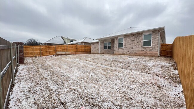 Building Photo - 3 Bedroom 2 Bathroom 2 Car Garage Home in Oakdale School District