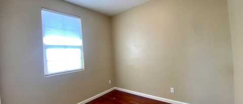 Building Photo - 887 Lemieux Ln