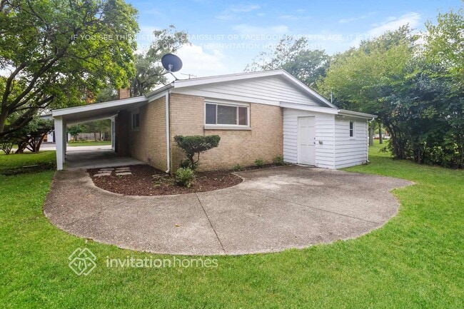 Building Photo - 1462 Deerfield Rd