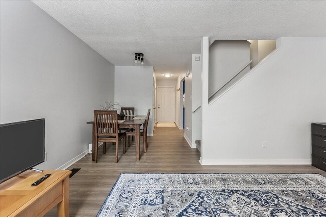 Building Photo - 621 Idlewood Ln