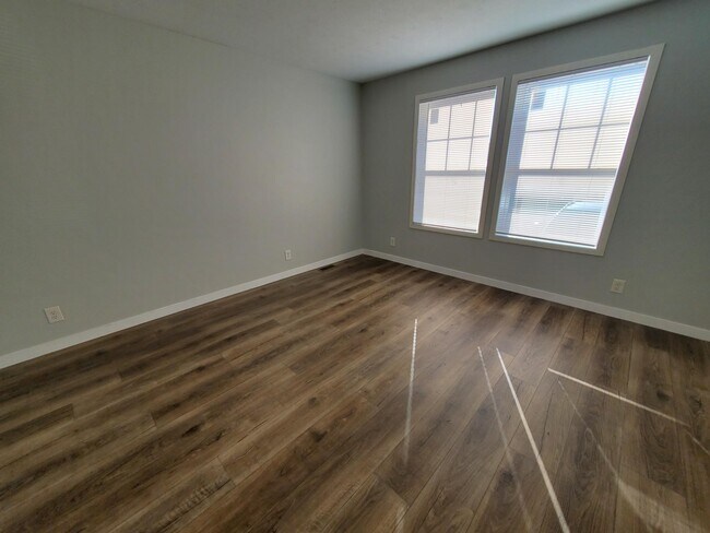 Building Photo - 19 Hummingbird Dr