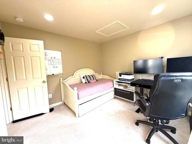 Building Photo - 21201 Sundial Ct