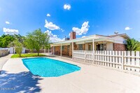 Building Photo - 5016 Cockrell Ln