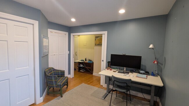 Building Photo - 105 W Merrimack St