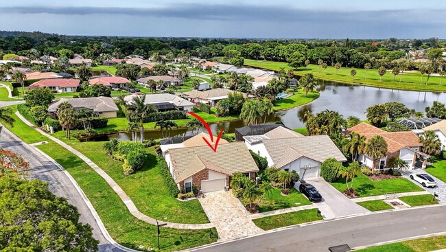 Building Photo - 10065 Camelback Ln