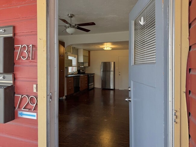 Building Photo - 729-731 W 100 S