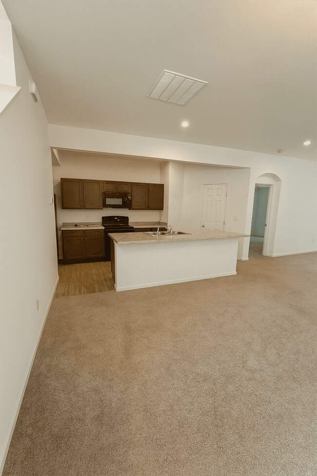 Building Photo - 5815 Parkview Ln