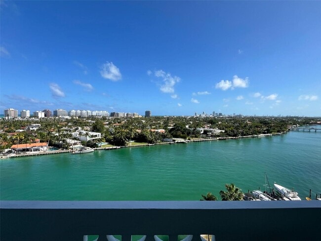 Building Photo - 9101 E Bay Harbor Dr