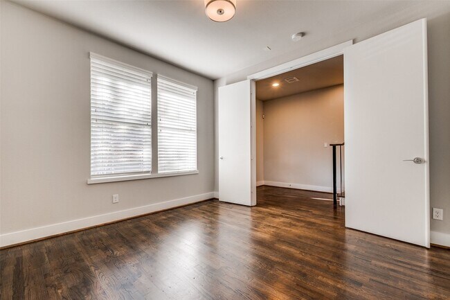 Building Photo - 4211 Rawlins St