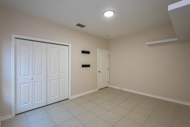 Building Photo - 1512 Latigo Lp