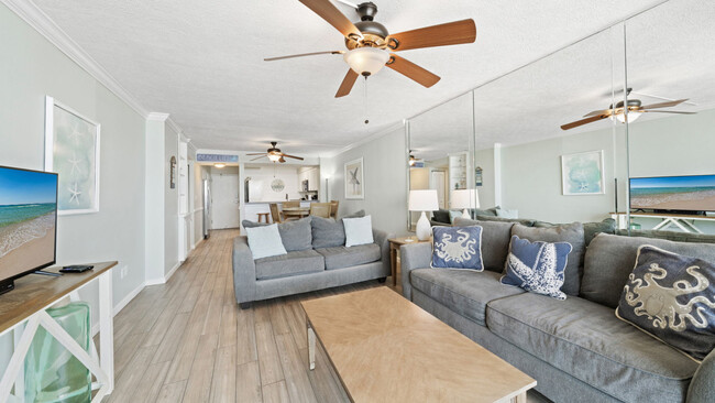 Building Photo - 7205 Thomas Dr