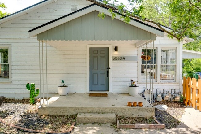 Building Photo - 5000 Lynndale Dr