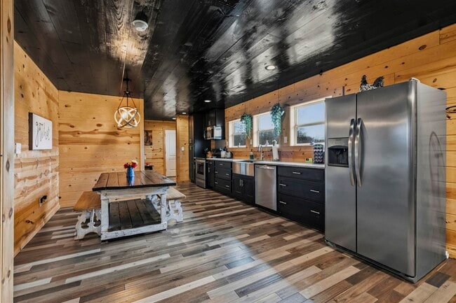 Building Photo - 10730 Barren River Rd