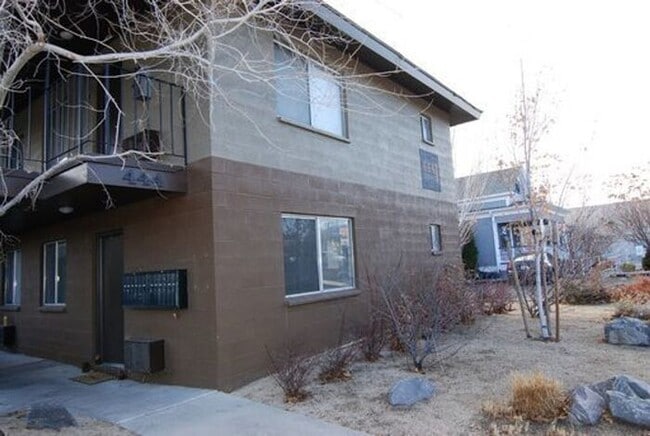 Building Photo - Cute 1 Bd, 1 BA, Downstairs Apartment. #1