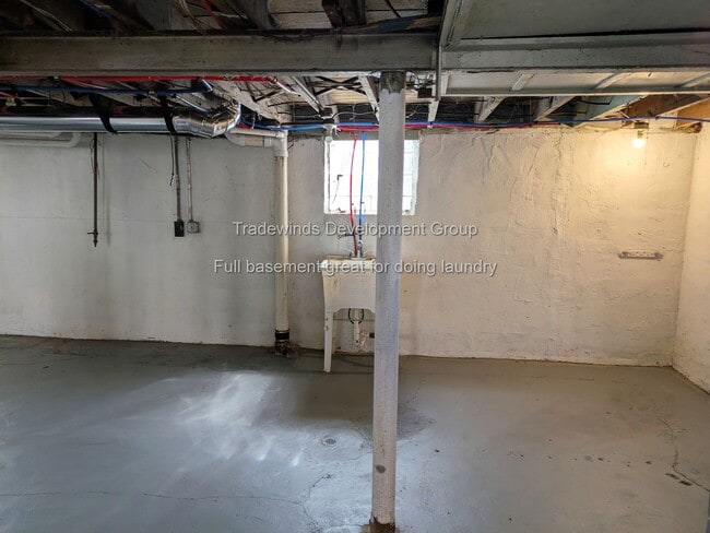 Building Photo - 9171 Bishop-4BR Bungalow - Hardwoods/Updated Kitchen - Yorkshire Woods - 48224