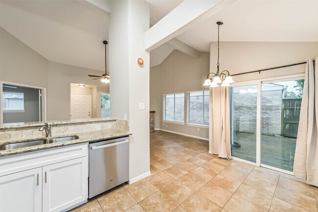 Building Photo - 18515 Meadows Way Dr
