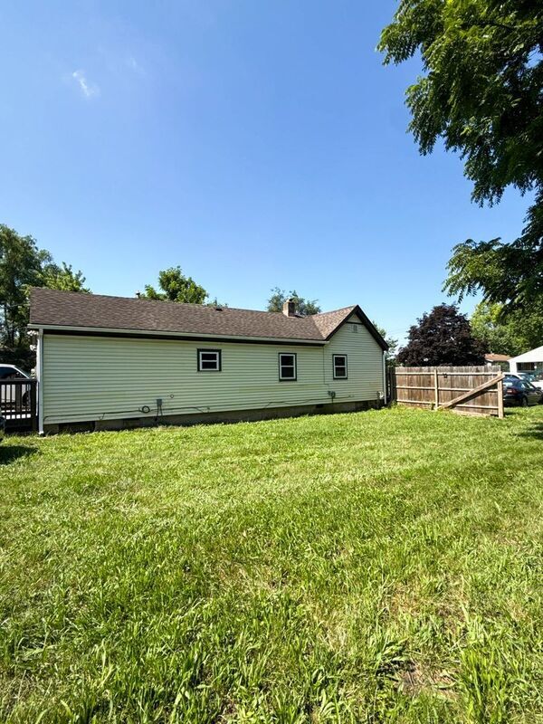 Building Photo - 962 Whitethorne Ave