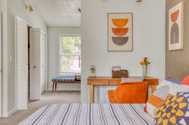 Building Photo - 353 Brightwood Ct