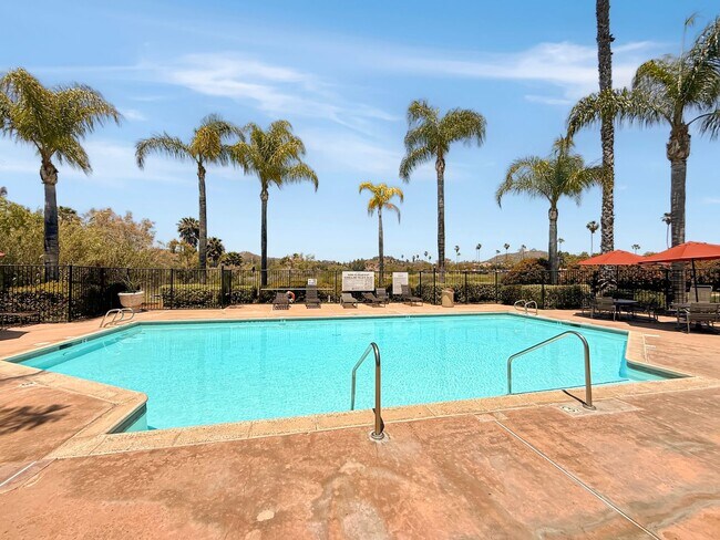 Building Photo - Spacious 3BR/2BA Condo in Rancho San Diego...