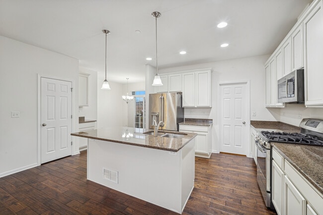 Building Photo - 70 Marcel Ln