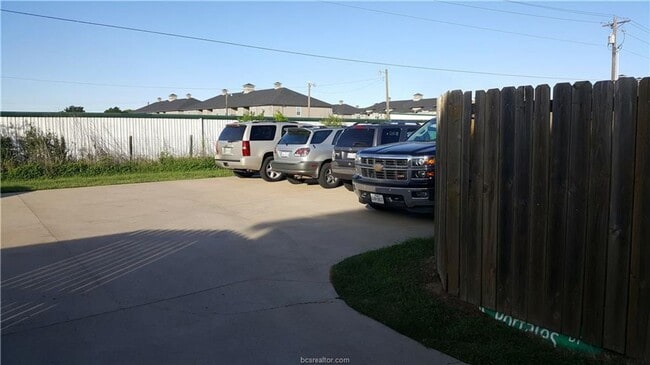 Building Photo - 3376 Keefer Loop