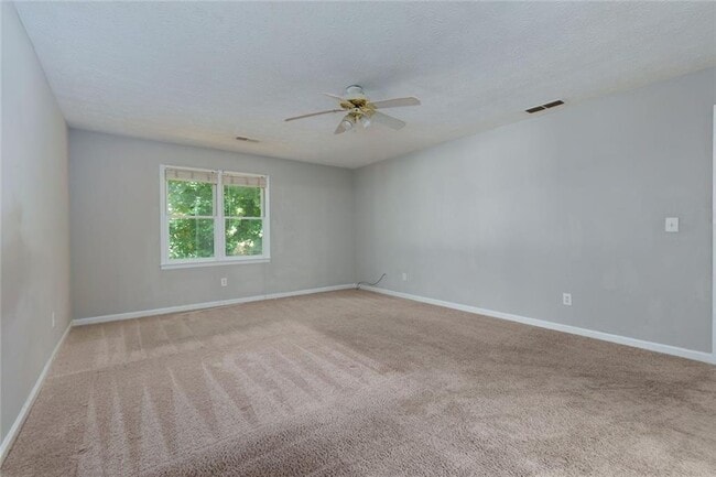 Building Photo - 1200 Mitsy Forest Dr NE