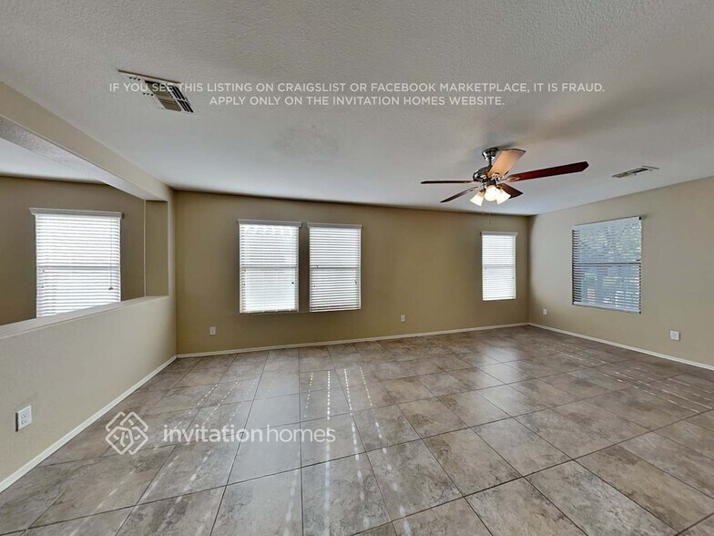 Building Photo - 207 E Valley View Dr