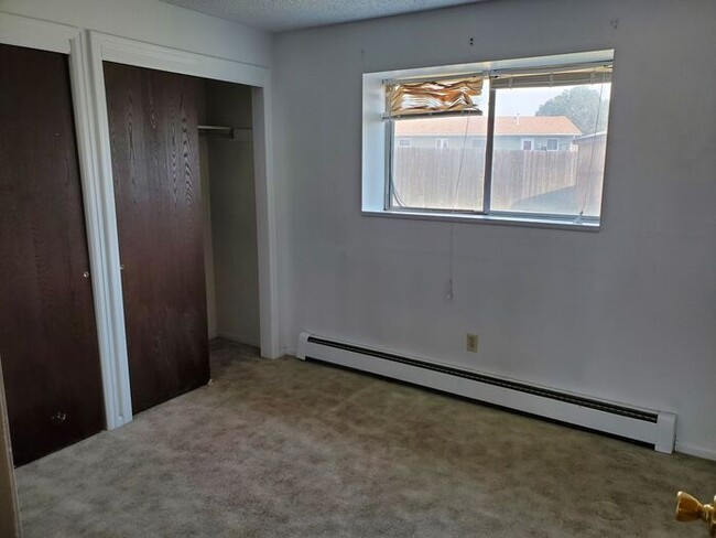Building Photo - 4517 Parkview Dr