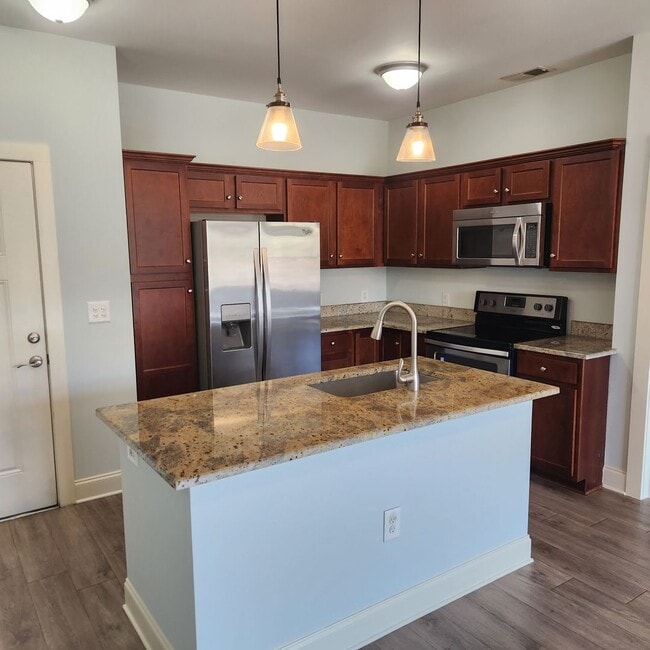 Building Photo - 2 Bedroom North Raleigh for rent
