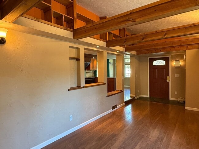 Building Photo - Beautiful 1 bed 1 bath home close to Spoka...
