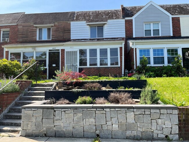 Building Photo - Stylish NE DC 2BR/1.5BA Townhome with Space, Comfort & Charm