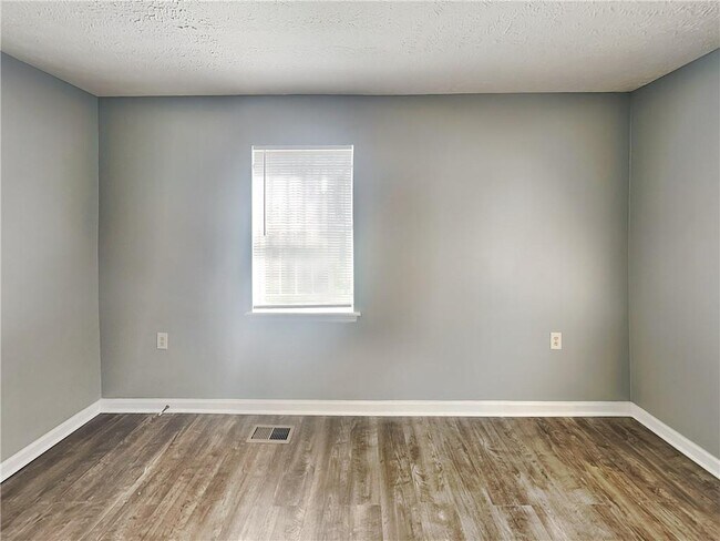 Building Photo - 249 Chappell Rd NW