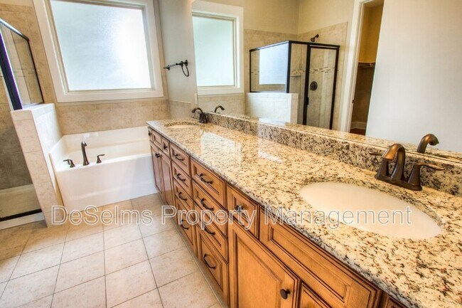 Building Photo - 3125 Hazelton Dr