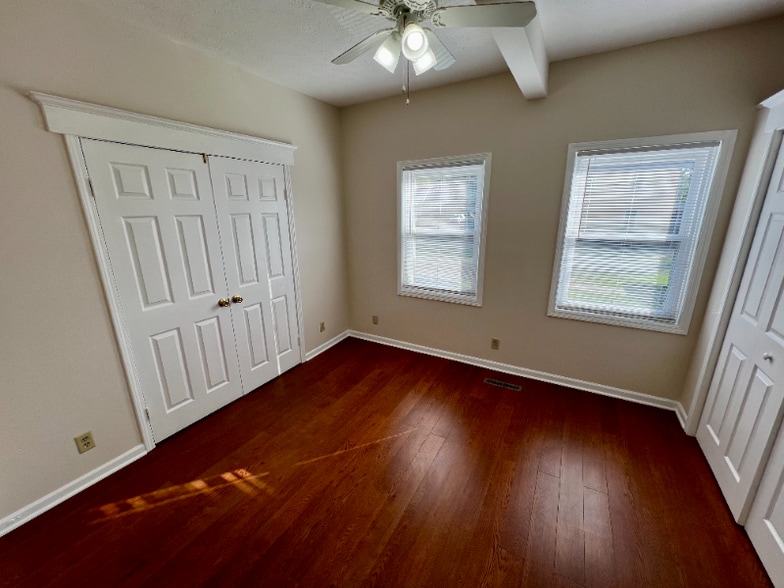 Building Photo - 1823 Hutchins Ave