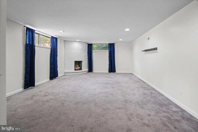 Building Photo - 10202 Daventry Dr