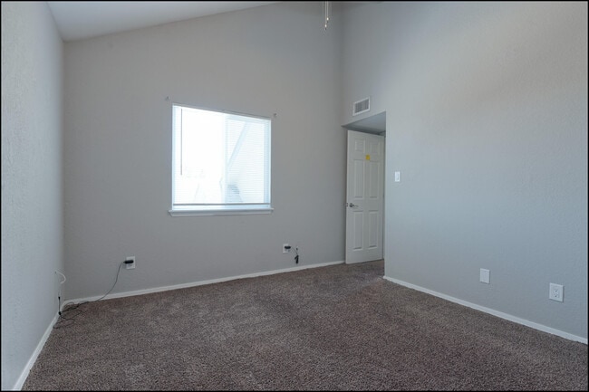 Building Photo - 11481 Lone Wolf Cir