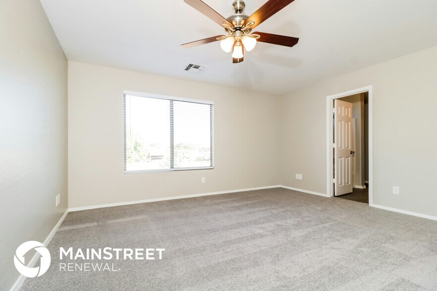 Building Photo - 10622 W Alvarado Rd