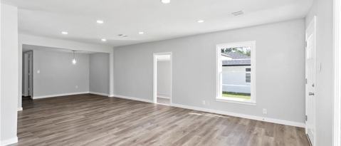 Building Photo - 722 Mary Lake Dr