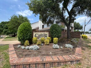 Building Photo - 3140 Devonshire Dr