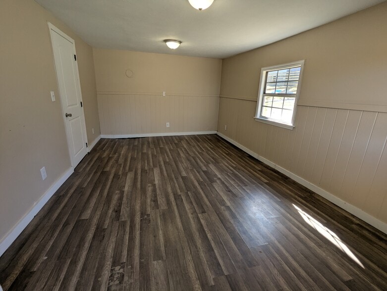 Building Photo - 736 4th St