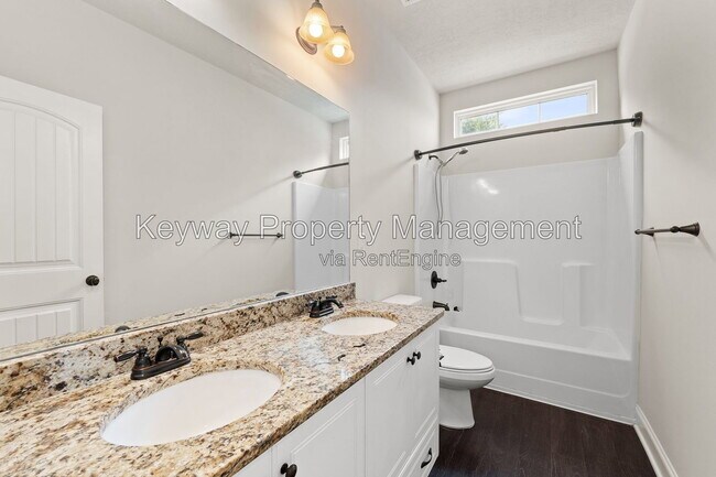 Building Photo - 135 Beallwood Dr