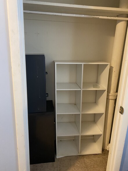 Building Photo - 24 Linden Pl