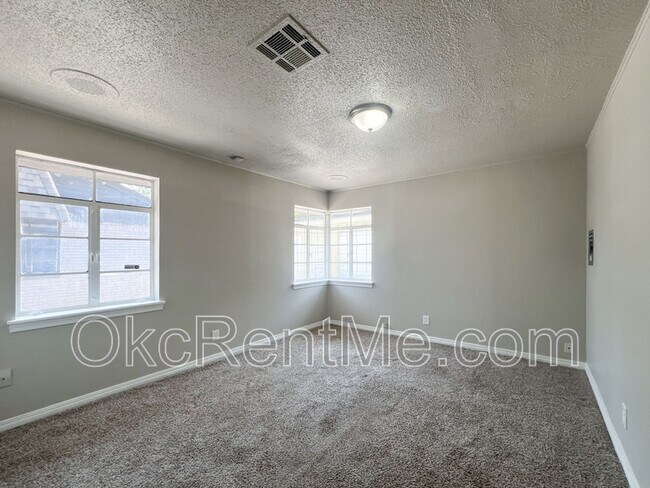 Building Photo - 4224 NW 23rd St
