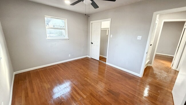 Building Photo - 4200 Kenwood Ct