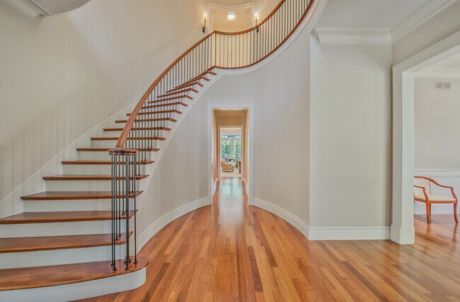 Building Photo - 200 Aspen Rd