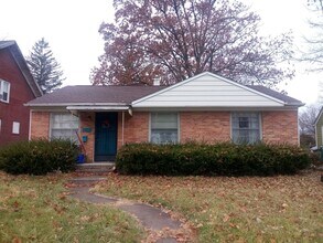 Building Photo - PRELEASING for AUGUST! Close to Campus