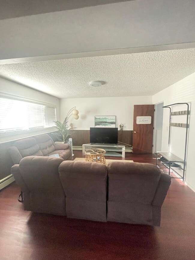 Building Photo - 7001 Sherwood Ave