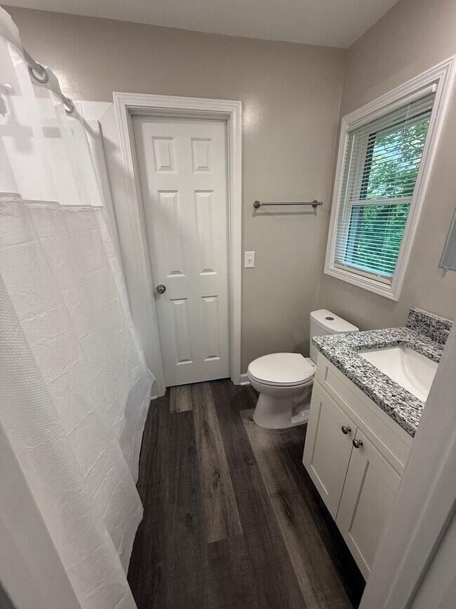 Building Photo - 116 Bennett Ct