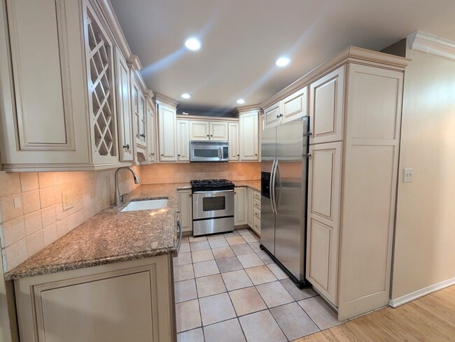 Building Photo - 223 Sandcastle Key